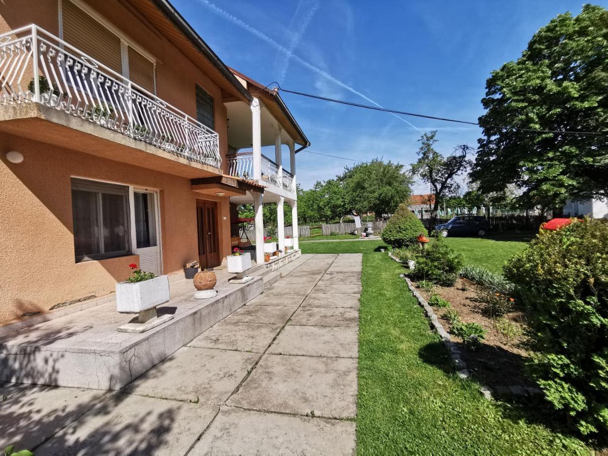 Apartments Domacinstvo Nikolic Valjevo Extérieur photo