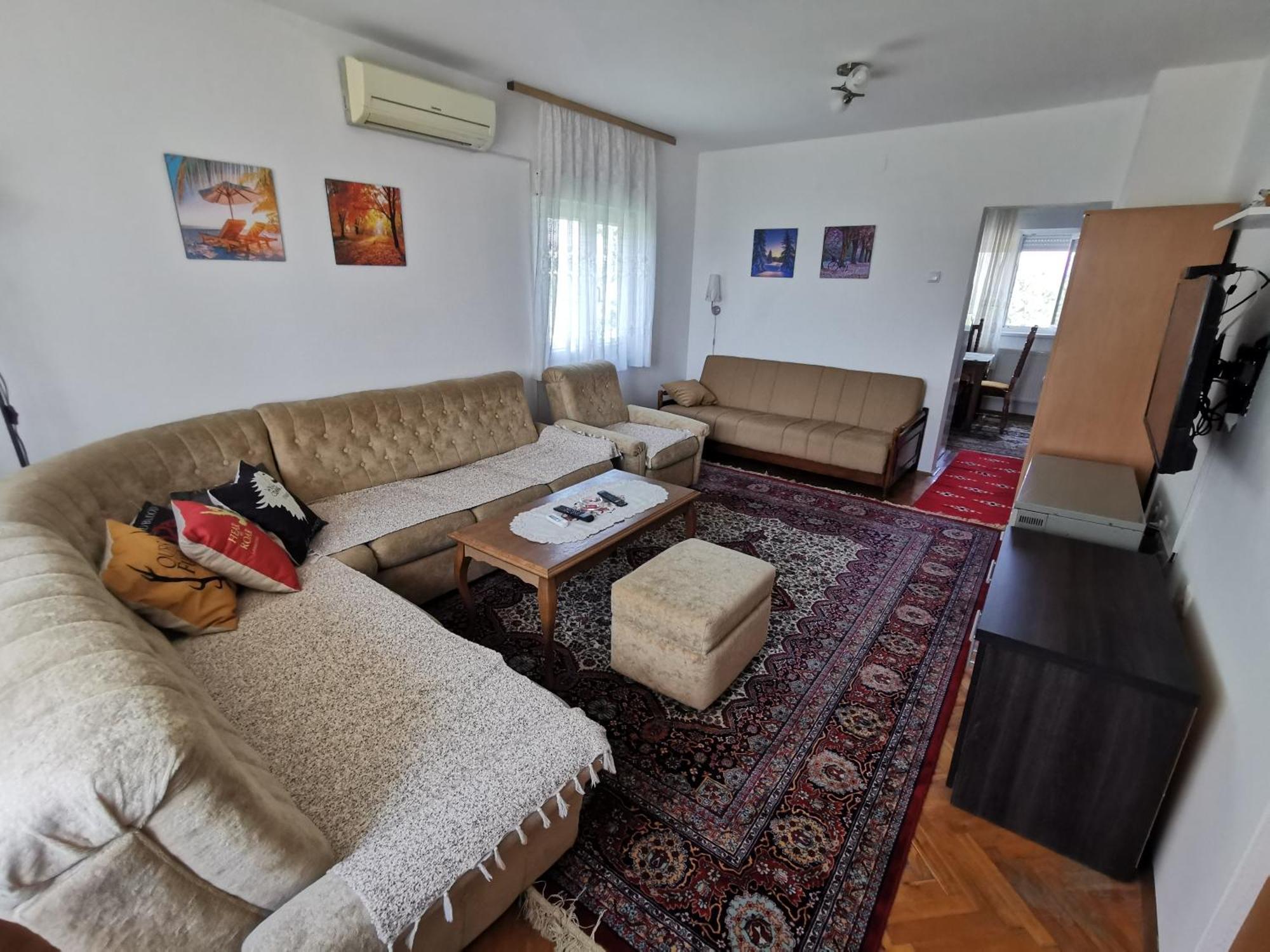 Apartments Domacinstvo Nikolic Valjevo Extérieur photo